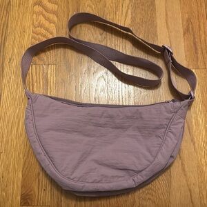 Uniqlo Lavender Outerwear shoulder bag - round